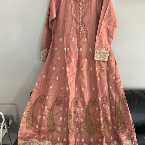 Pakistani Indian brand new suit - Picture 10 of 10